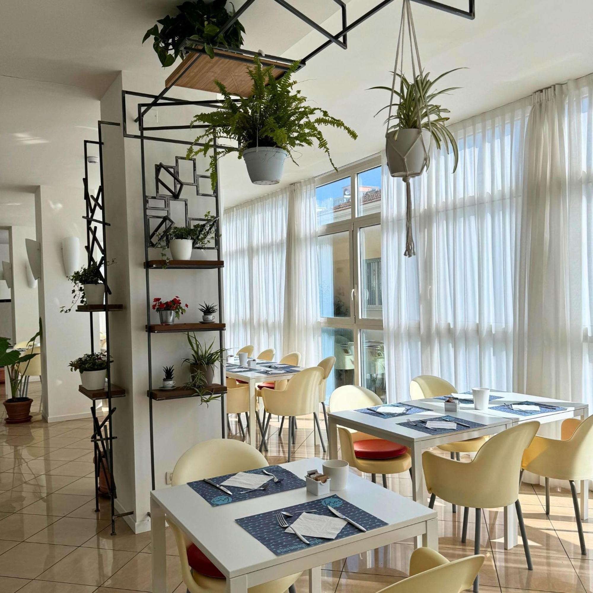 Hotel Apogeo - Breakfast Experience Rimini Exteriér fotografie