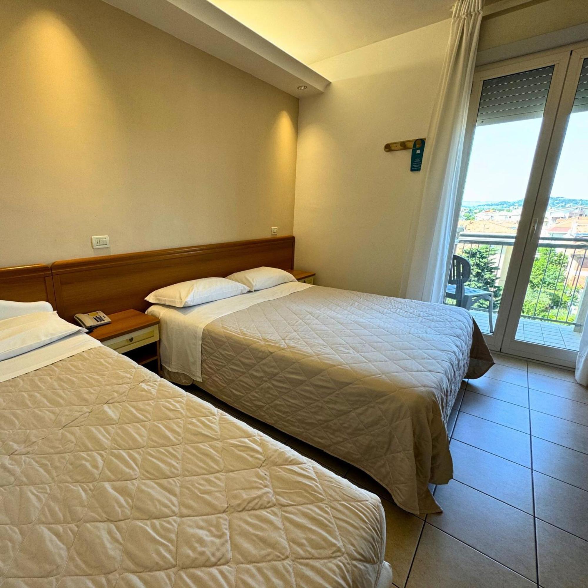 Hotel Apogeo - Breakfast Experience Rimini Exteriér fotografie